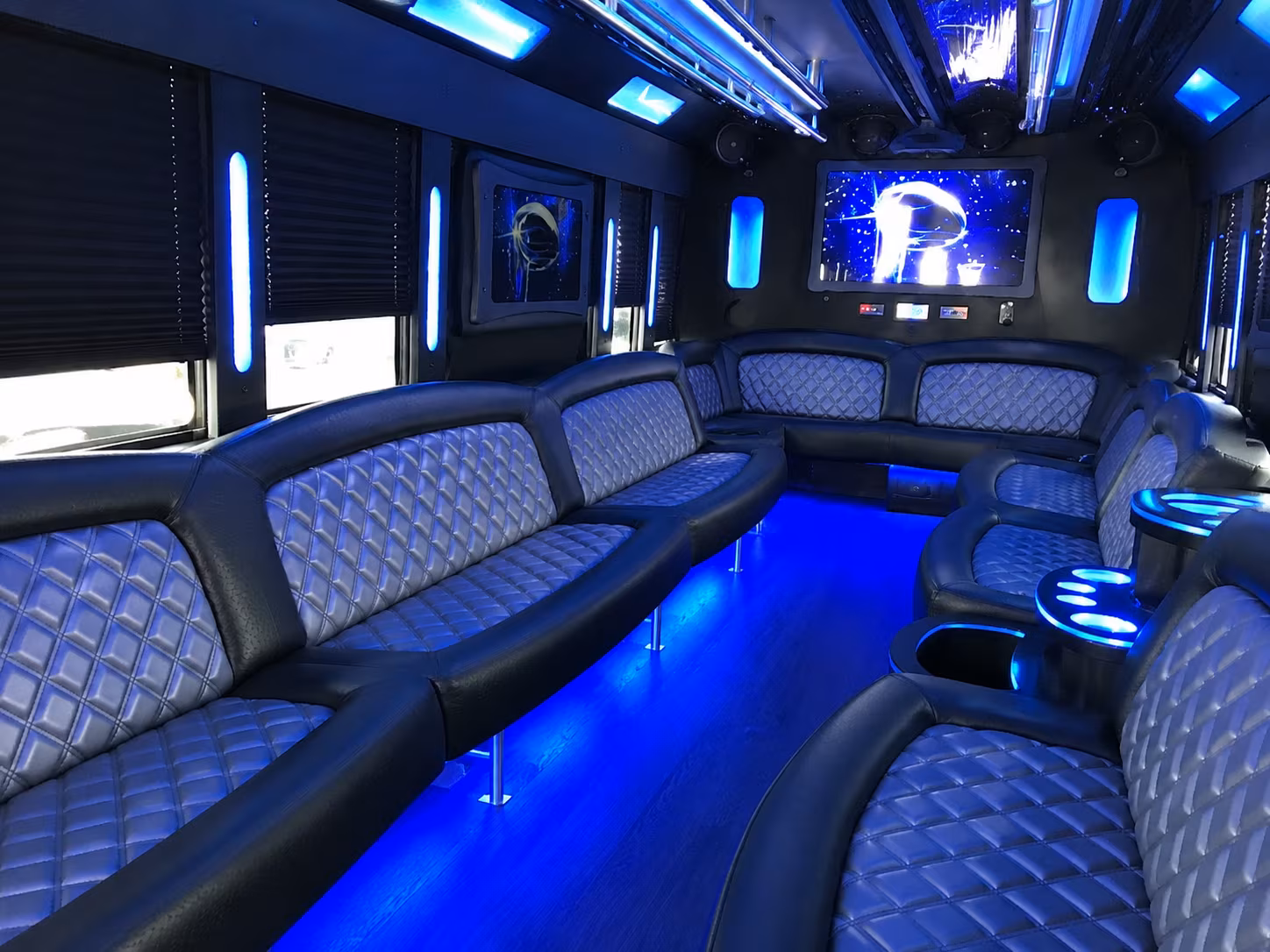 Rent a Bus to Toledo Zoo