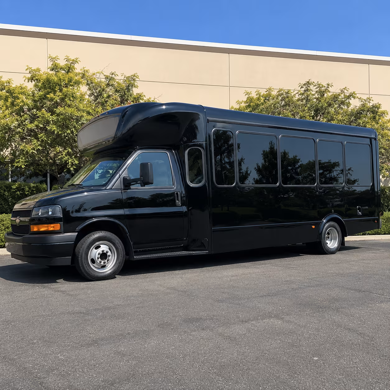 18 Passenger Party Bus Exterior