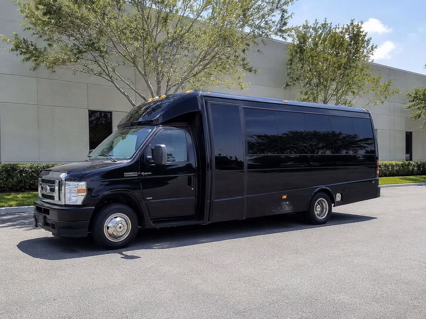 Detroit Wedding Transportation & Shuttle Service