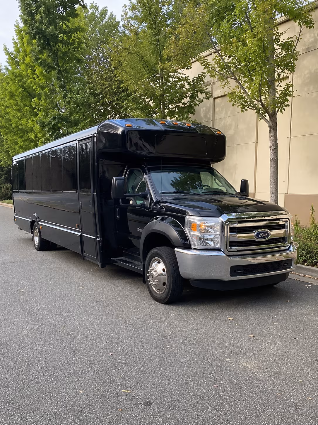 Detroit Winery Tour & Pub Crawl Transportation
