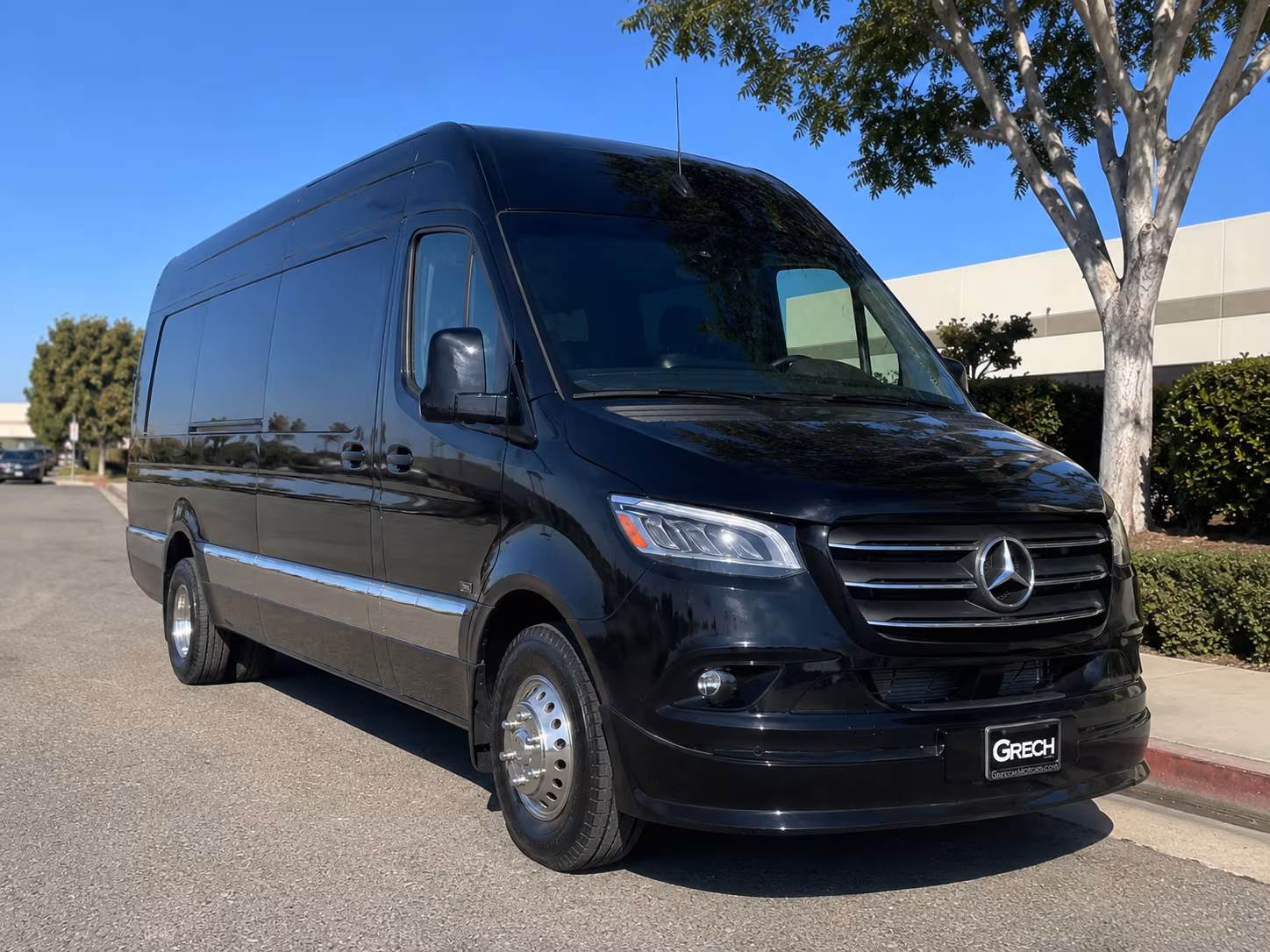 14 Passenger Sprinter Limo Exterior